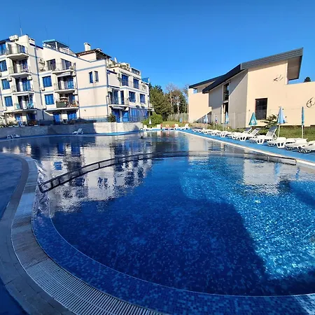 Daire студио C19 в к-с Blue Bay Palace Ahyolu