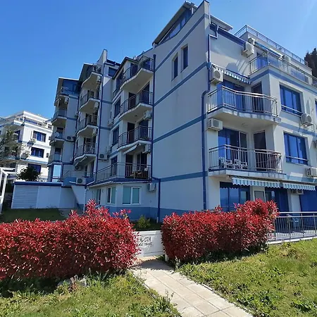Daire студио C19 в к-с Blue Bay Palace Ahyolu