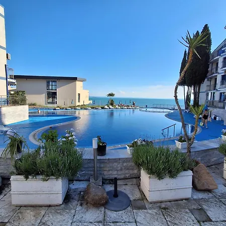 студио C19 в к-с Blue Bay Palace Ahyolu